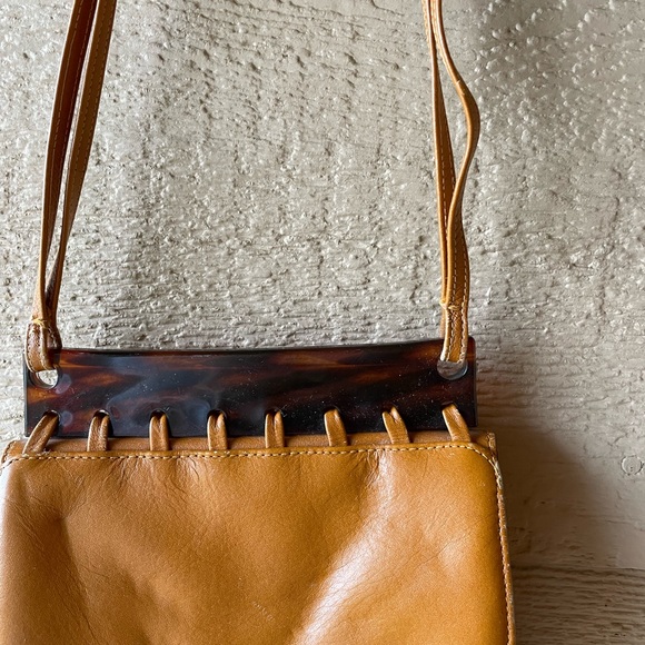 The Clothes Horse vintage tan faux leather bag - Picture 2 of 4
